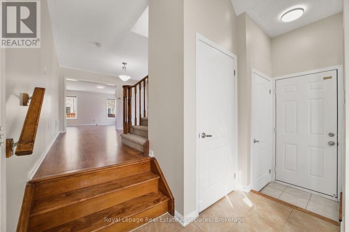 Property Photo:  34 McCandless Court  ON L9T 7B1 