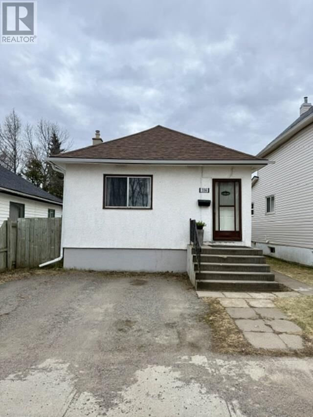 Property Photo:  356 Brock St E  ON P7E 4H5 