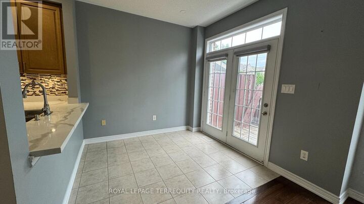 Property Photo:  3032 Turbine Crescent  ON L5M 0L6 