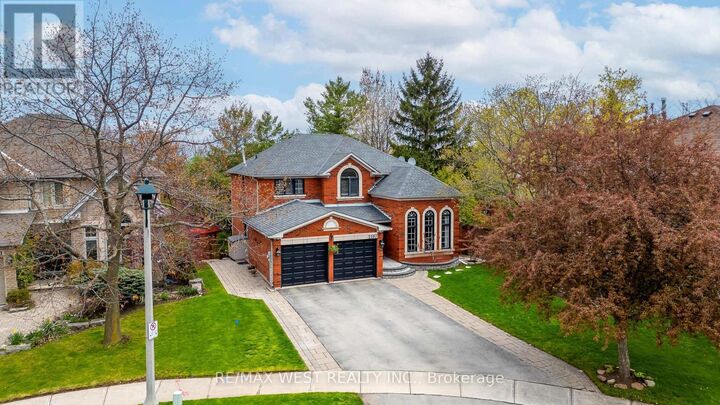 Property Photo:  2197 Shaftesbury Court  ON L6H 6C6 