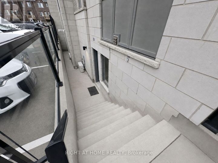 Property Photo:  50 Halliford Place 602  ON L6P 4R1 