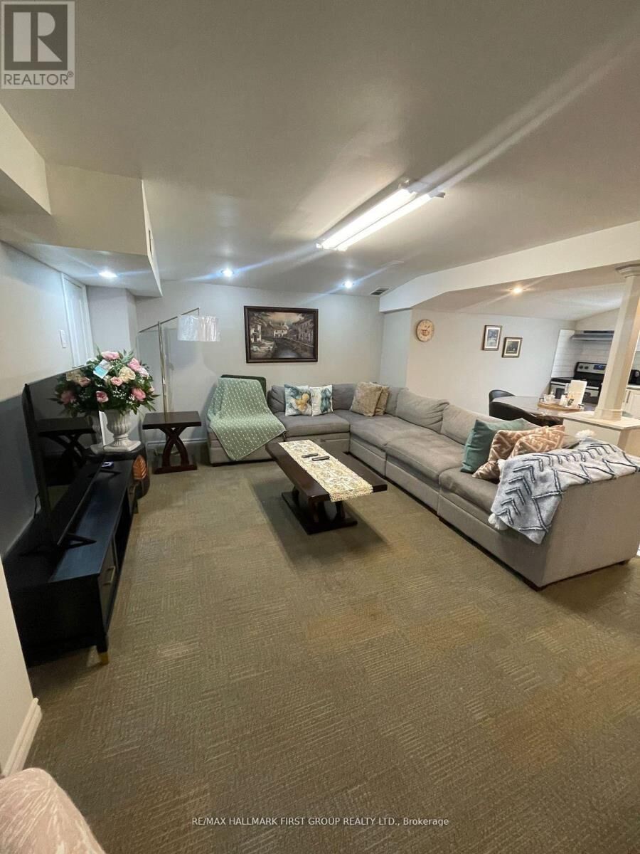 Property Photo:  1604 Middleton Street  ON L1X 2L3 