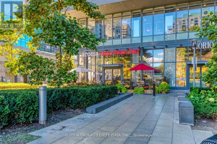 Property Photo:  5162 Yonge Street 1811  ON M2N 5P6 