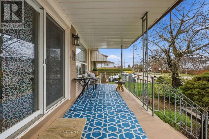 Property Photo:  1257 Alexandra Avenue  ON L5E 2A7 