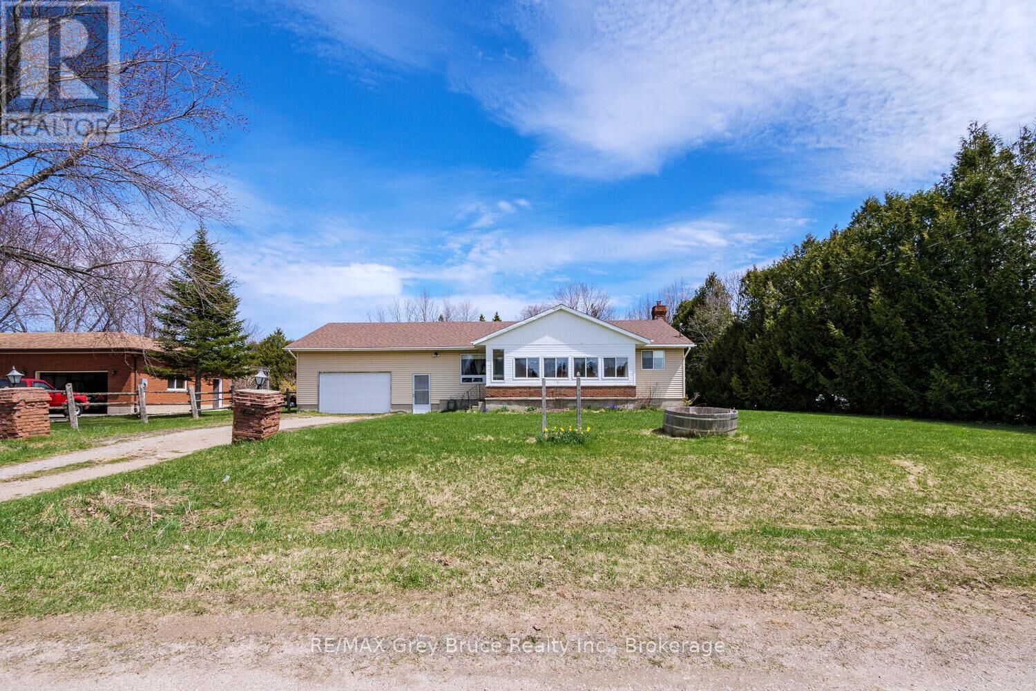 Property Photo:  9 Bayfield Street  ON N0H 1W0 
