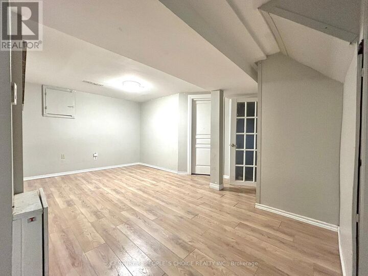 Property Photo:  28 Beisel Court  ON L6Z 2R7 