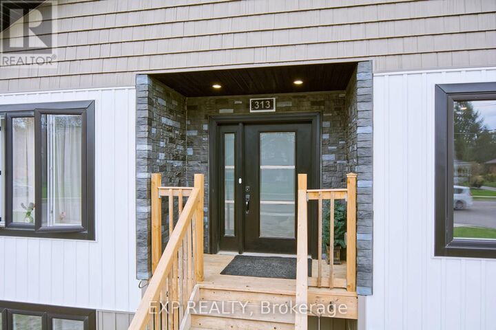 Property Photo:  313 John Street South  ON N5H 2C9 