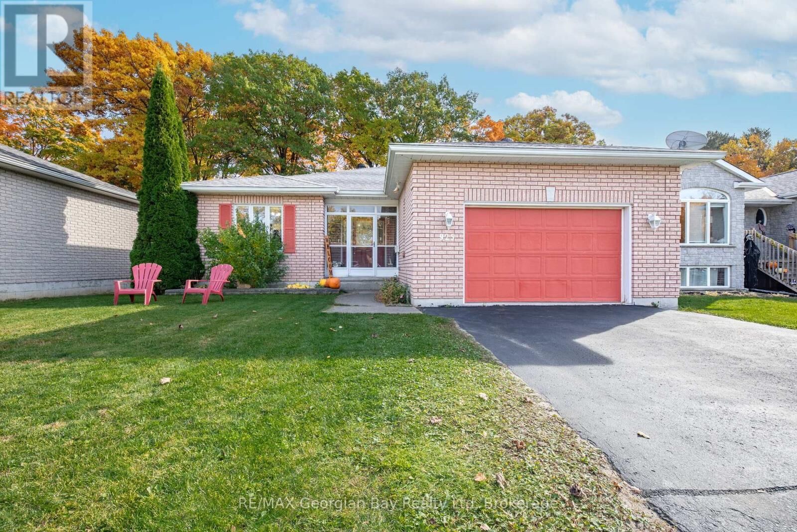 Property Photo:  925 Dominion Avenue  ON L4R 4W2 