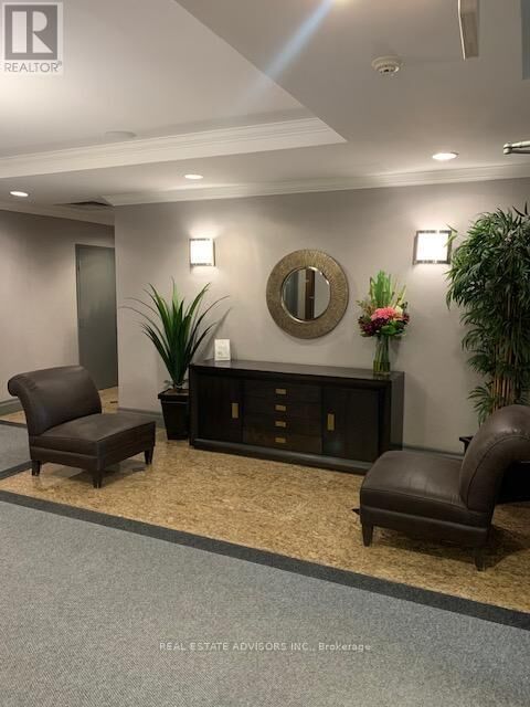 Property Photo:  2772 Keele Street 1001  ON M3M 0A3 