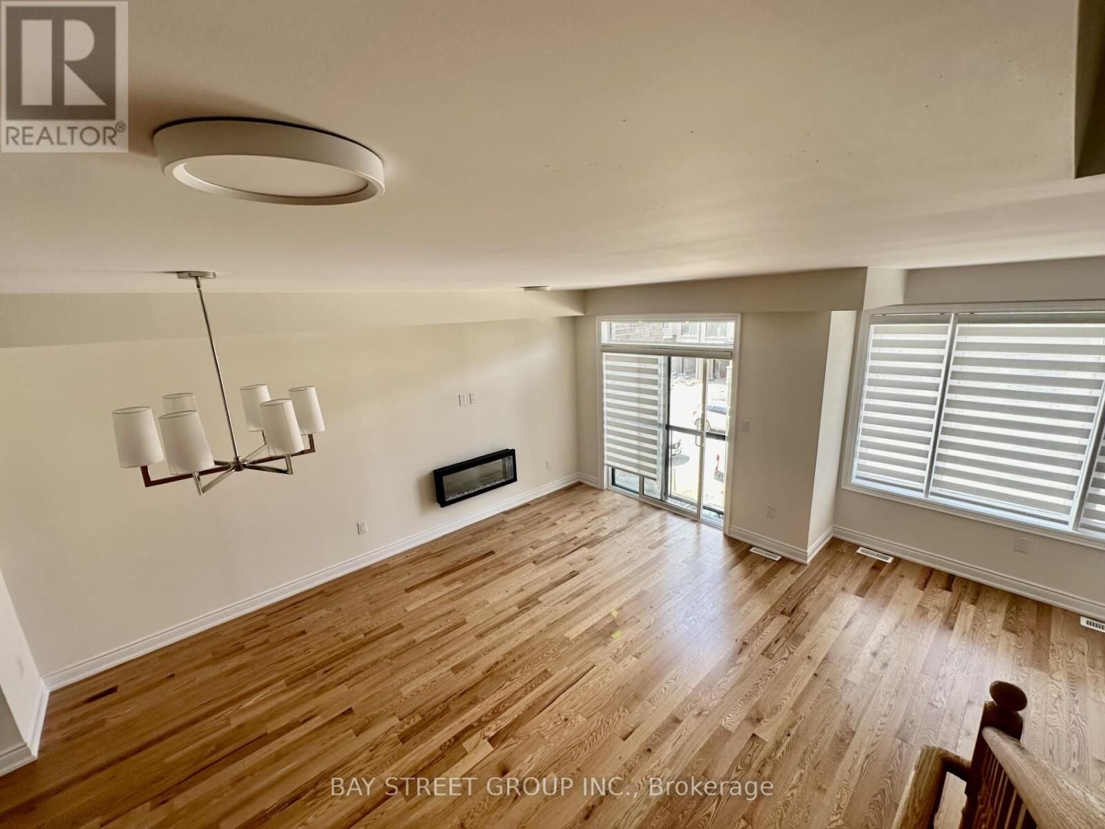 Property Photo:  206 Tennant Circle  ON L4H 5L4 
