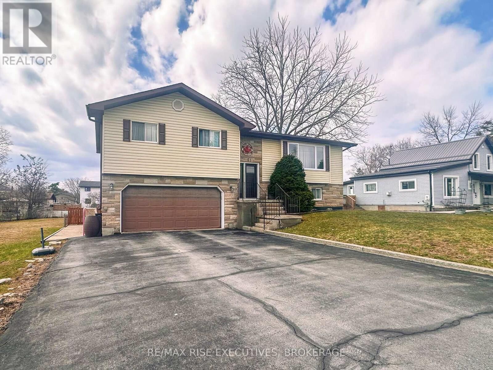 Property Photo:  61 Brant Street  ON K0K 1X0 