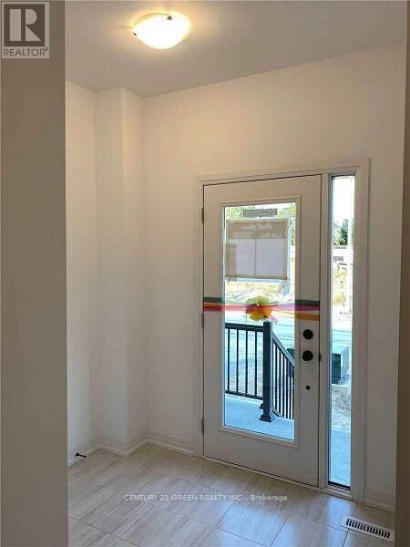 Property Photo:  135 Turnberry Lane  ON L9J 0M8 