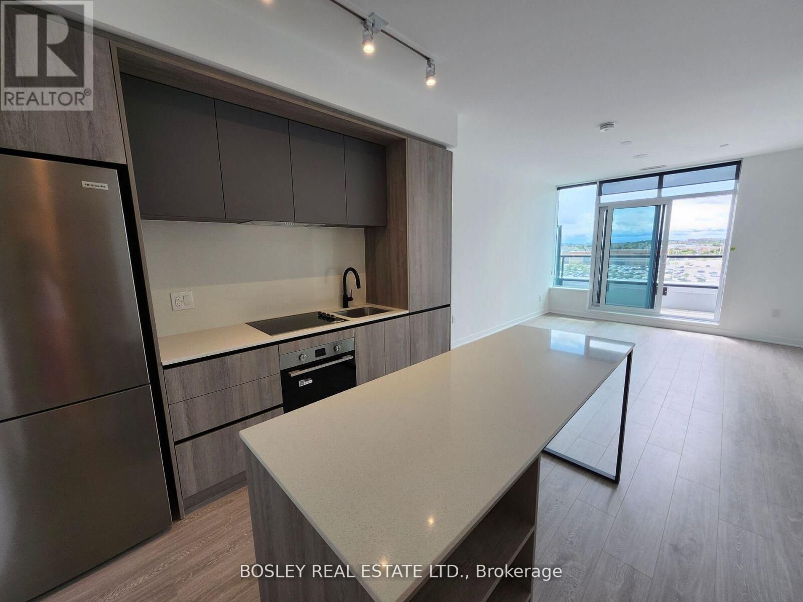 Property Photo:  2495 Eglinton Avenue West 806  ON L5M 2V8 