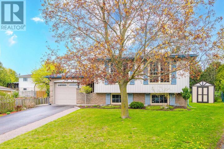 Property Photo:  28 Rudi Court  ON N3C 3B5 