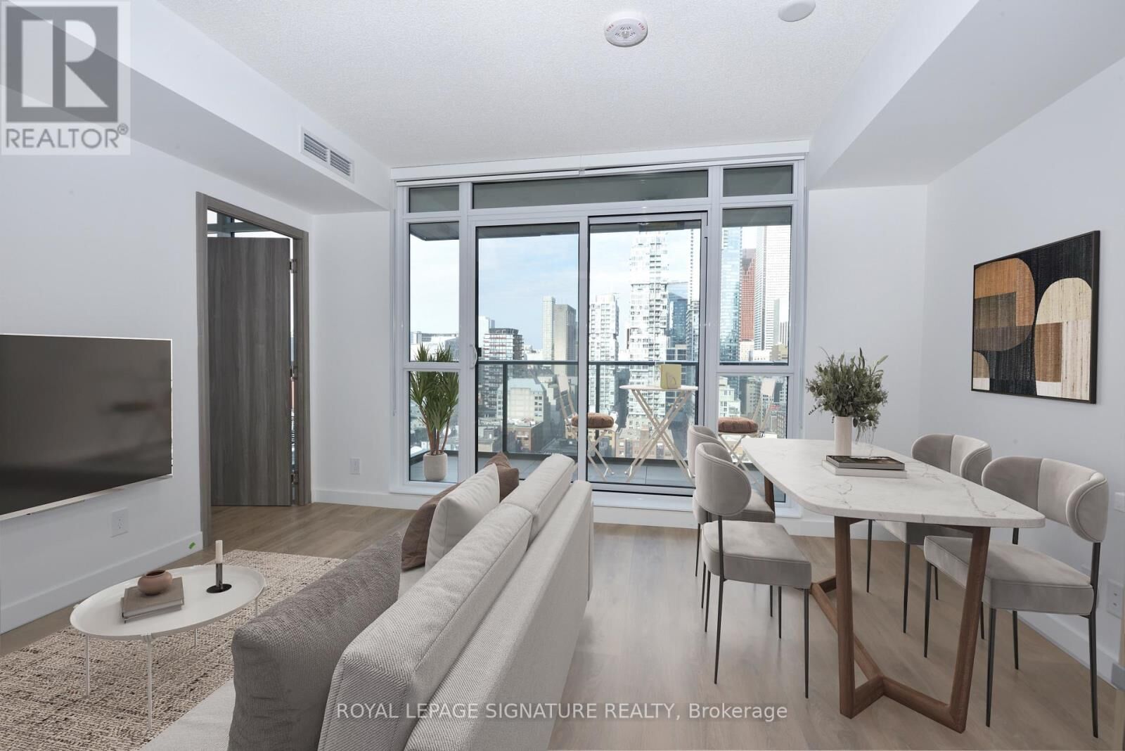 Property Photo:  38 Widmer Street 2501  ON M5V 0P7 
