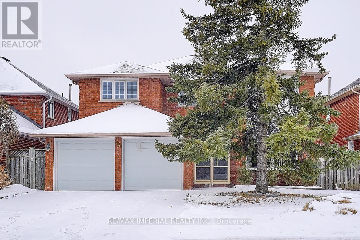 Property Photo:  45 Kew Gardens  ON L4B 1R6 