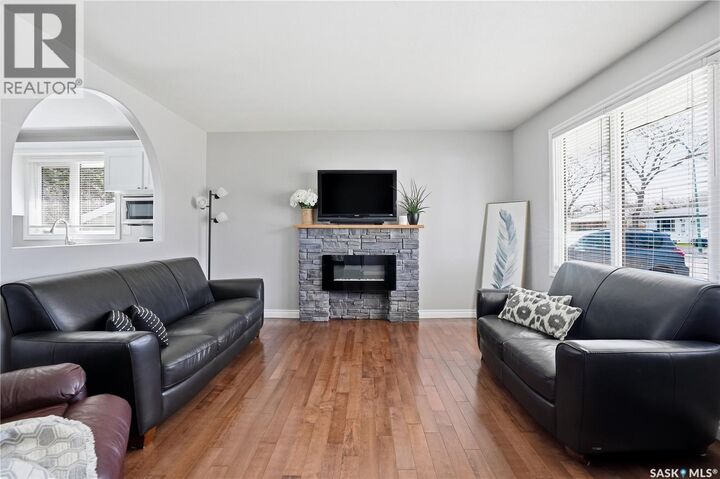 Property Photo:  115 Stapleford Crescent  SK S4R 4S8 
