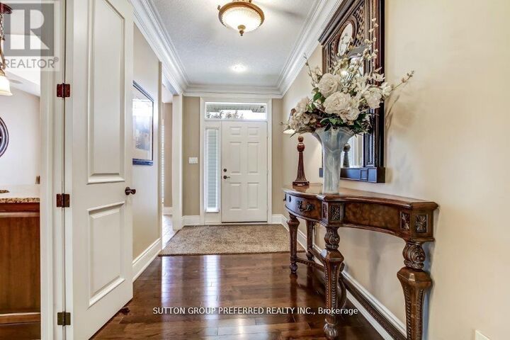 Property Photo:  124 North Centre Road 23  ON N5X 4R3 