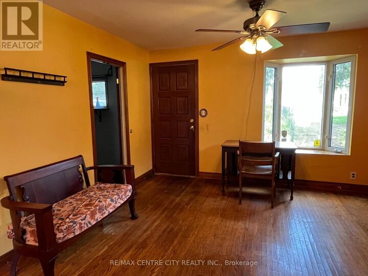Property Photo:  121 Barker Street  ON N5Y 1X9 