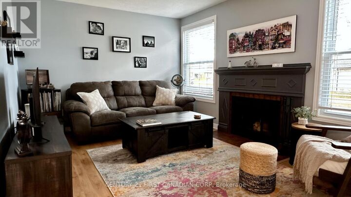 Property Photo:  15 Chancton Crescent  ON N6E 2Y5 
