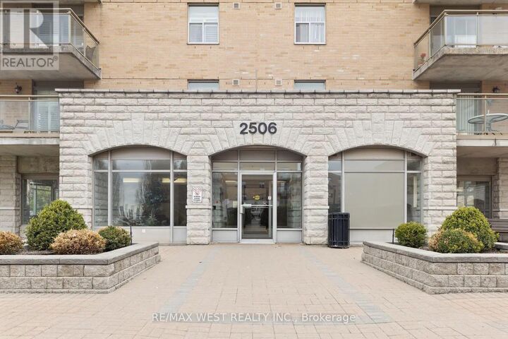 Property Photo:  2506 Rutherford Road 511  ON L4K 5N4 