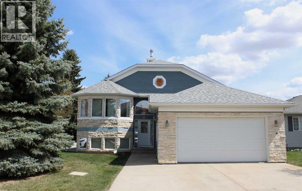 Property Photo:  71 Park Place West  AB T1R 1G6 