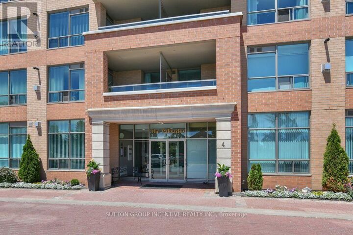 Property Photo:  4 Briar Hill Heights 502  ON L9R 1Z7 