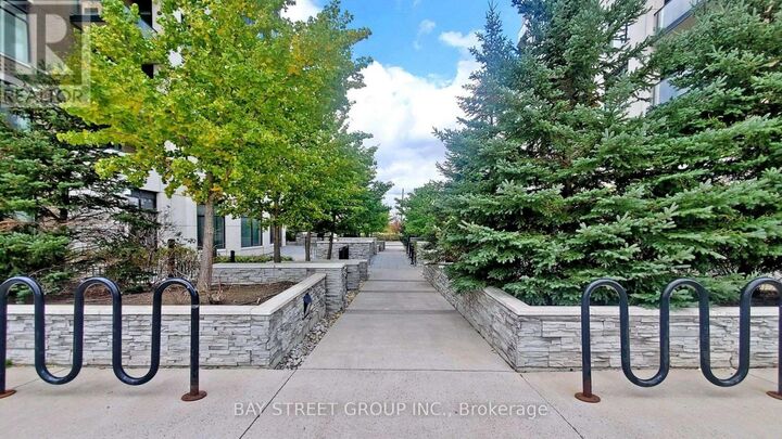 Property Photo:  111 Upper Duke Crescent 904  ON L6G 0C8 