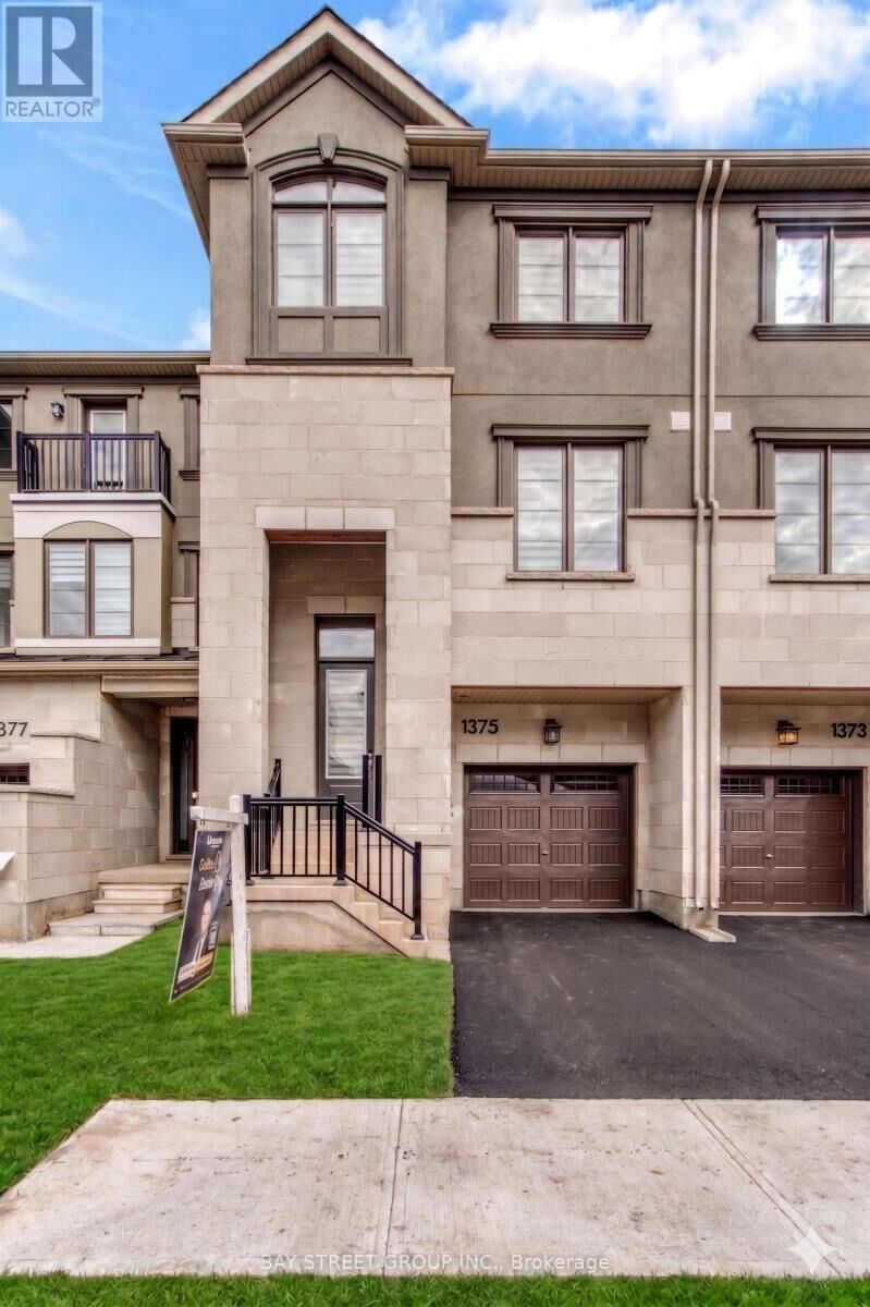 Property Photo:  1375 Kaniv Street  ON L6M 5P3 