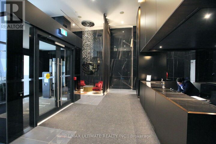 Property Photo:  11 Yorkville Avenue 4505  ON M4W 1L2 