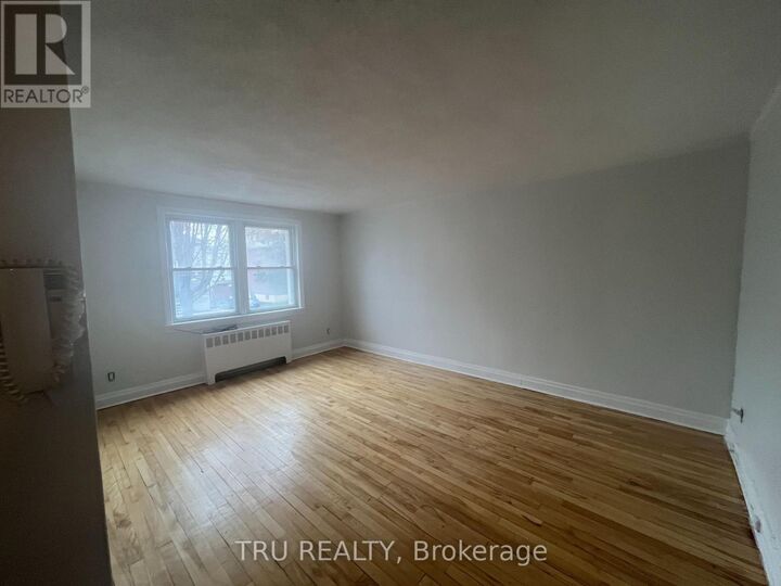 Property Photo:  384 Blake Boulevard 3  ON K1L 6L2 
