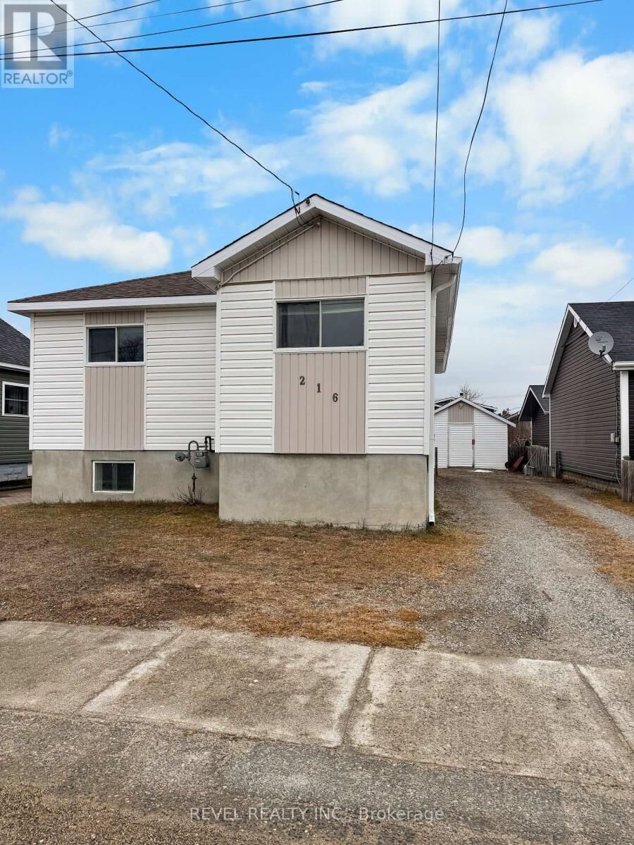 Property Photo:  216 Bannerman Avenue  ON P4N 2Y9 