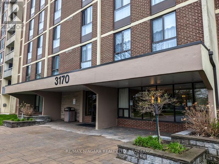 Property Photo:  3170 Kirwin Avenue 301  ON L5A 3R1 