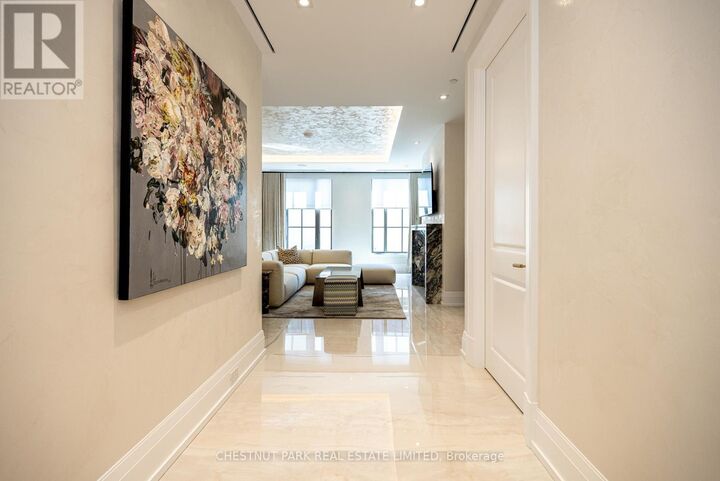 Property Photo:  77 Clarendon Avenue 302  ON M4V 0B8 