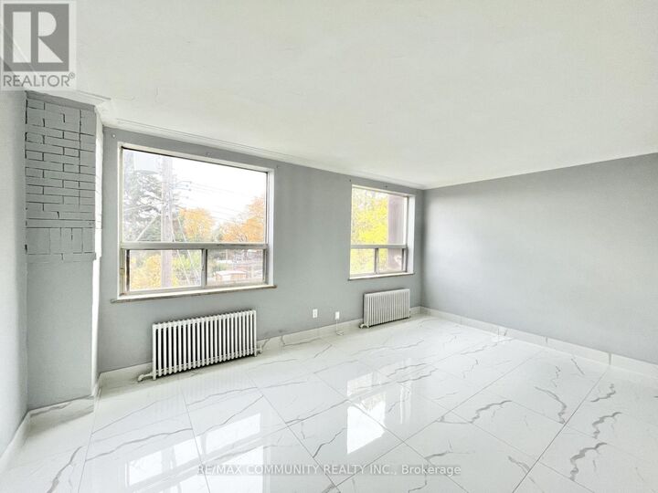 Property Photo:  2624 Eglinton Avenue East 2  ON M1K 2S3 