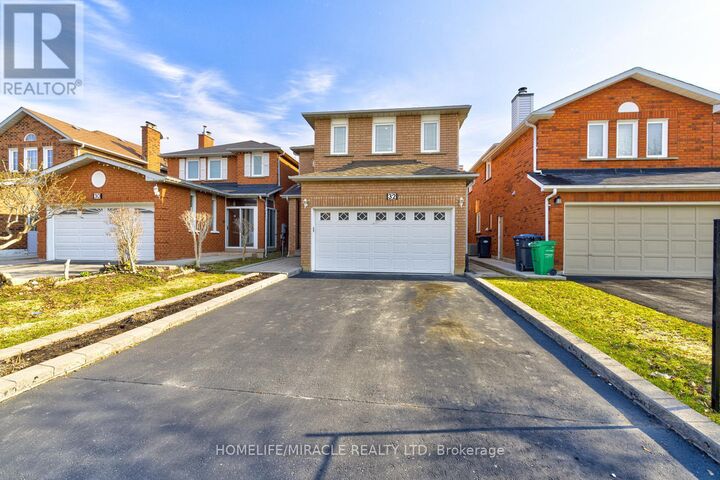 Property Photo:  32 Pennsylvania Avenue  ON L6Y 4N7 