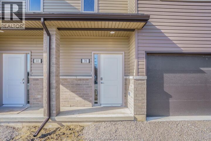 Property Photo:  17 Magnolia Lane  ON N7M 0W7 