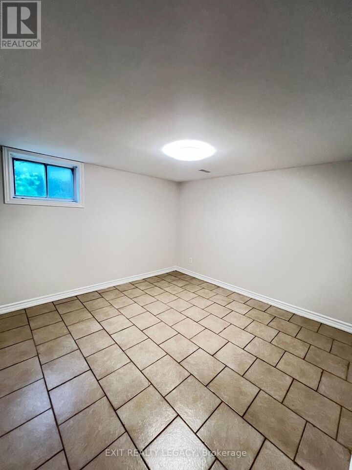 Property Photo:  183 Ellington Drive  ON M1R 3Y2 