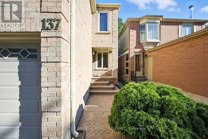 Property Photo:  137 Chelwood Drive  ON L4J 7C6 