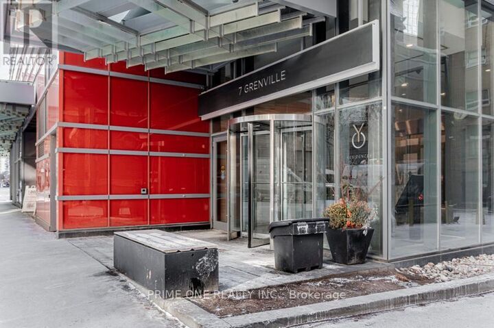 Property Photo:  7 Grenville Street 6113  ON M4Y 0E9 