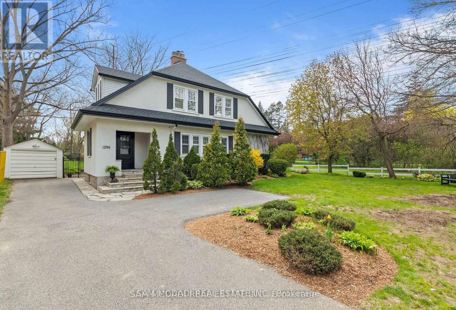 Property Photo:  1296 Clarkson Road North  ON L5J 2W3 