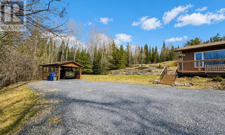 Photo de la propriété:  227 Transmitter Rd  ON P9N 0G9 