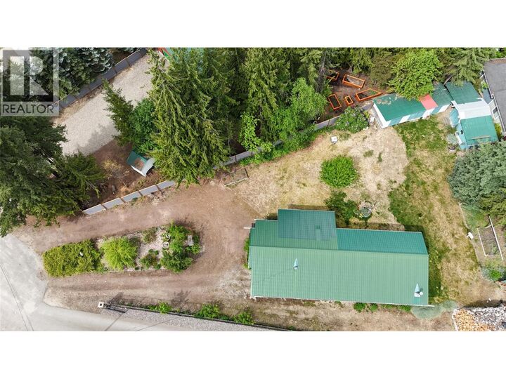 Property Photo: 627 Swanson Place BC V0E 2K2