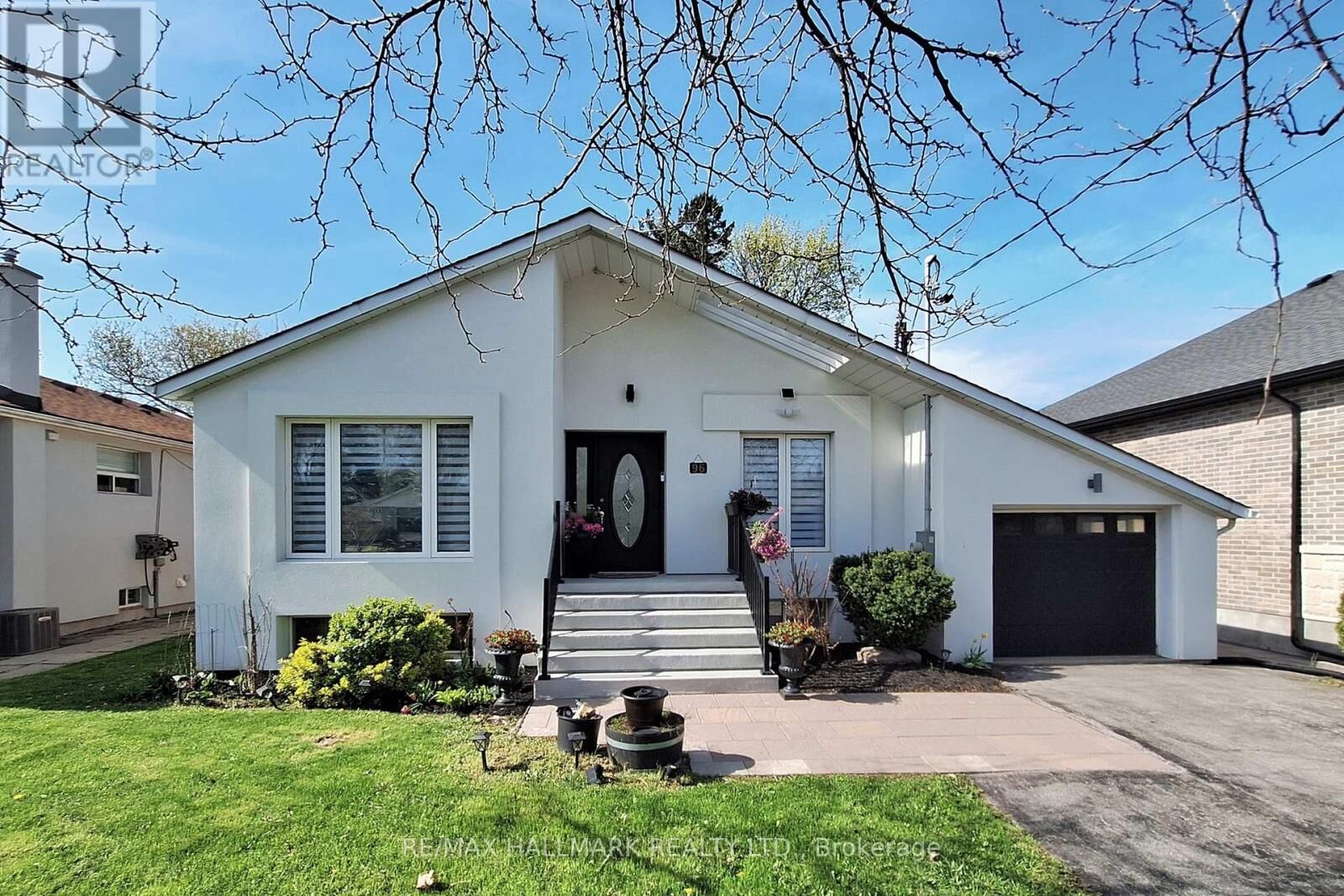 Property Photo:  96 Searle Avenue  ON M3H 4A7 