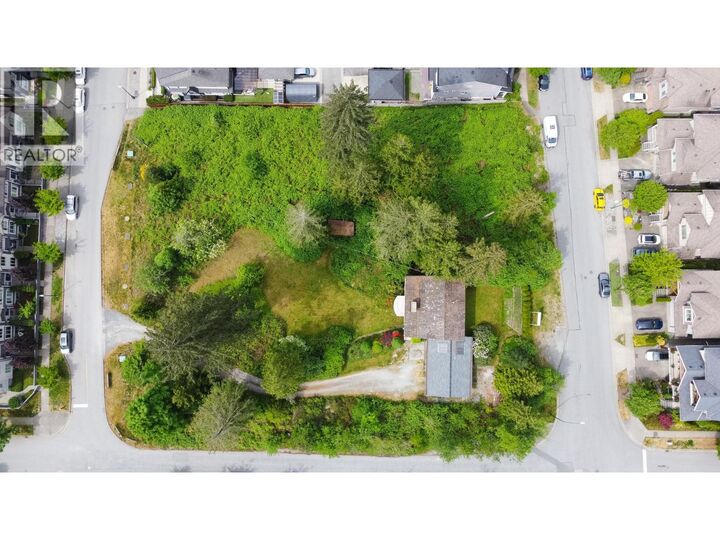 Property Photo:  3417 East Roxton Ave Avenue  BC V3B 7M9 