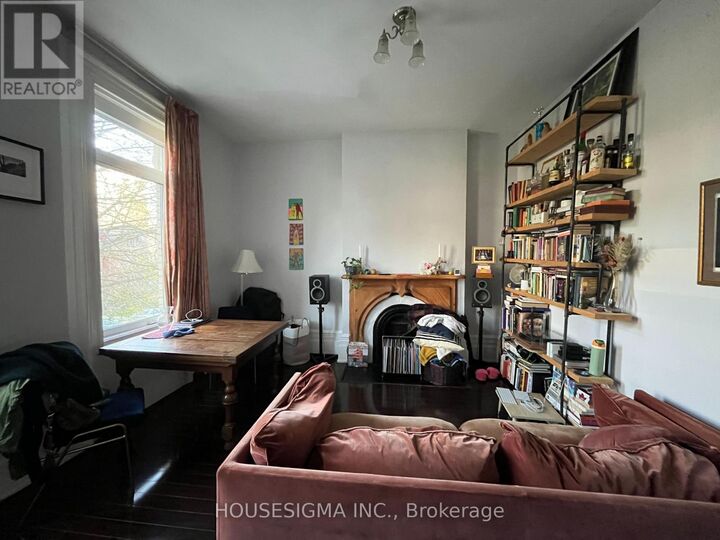 Property Photo:  104 Pembroke Street Upper #2  ON M5A 2N8 