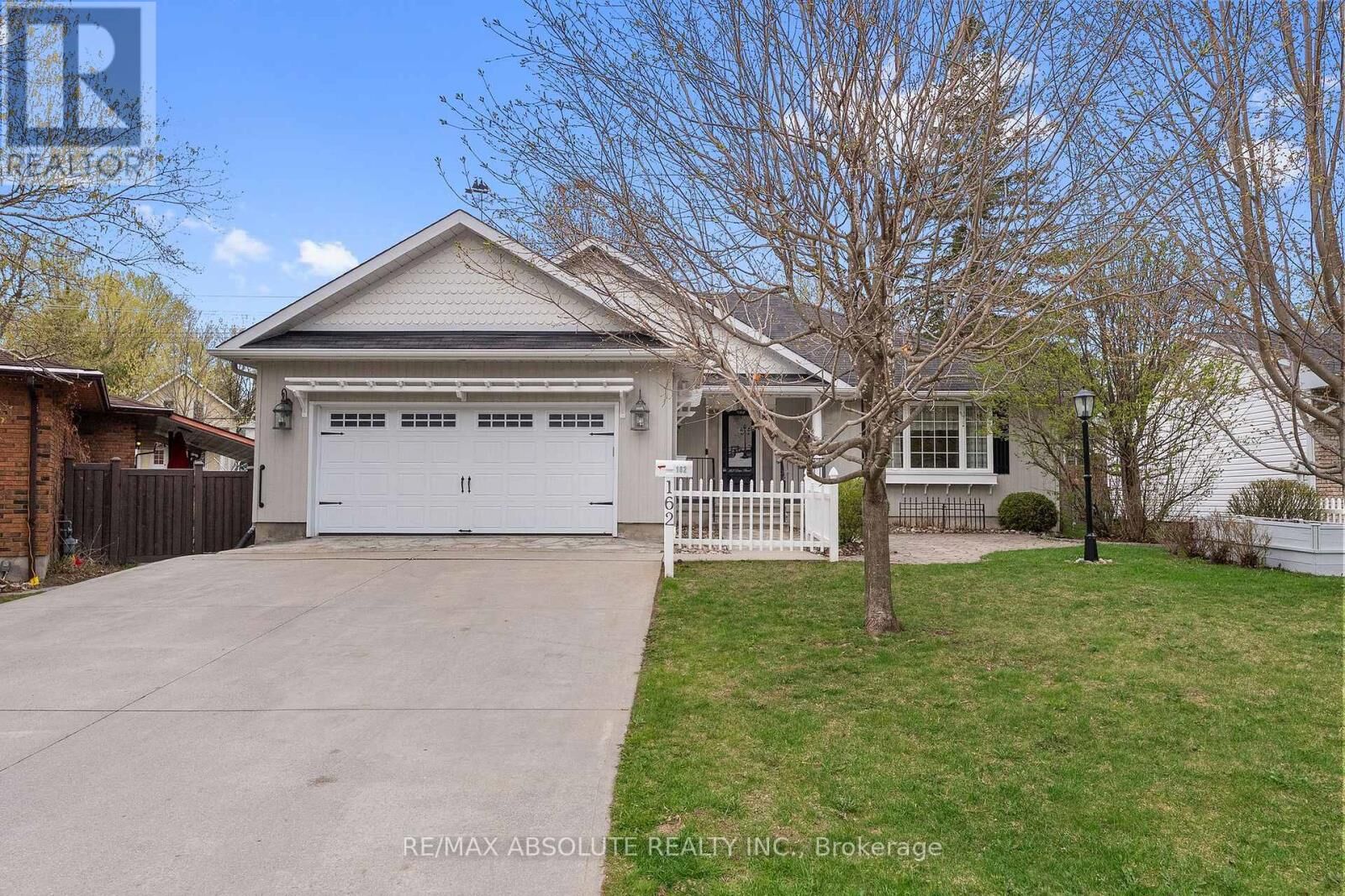 Property Photo:  162 Dan Street  ON K7S 1V4 