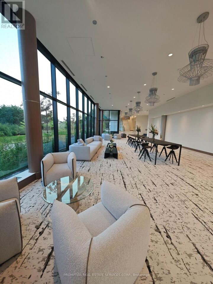 Property Photo:  25 McMahon Drive 1207  ON M2K 0J2 