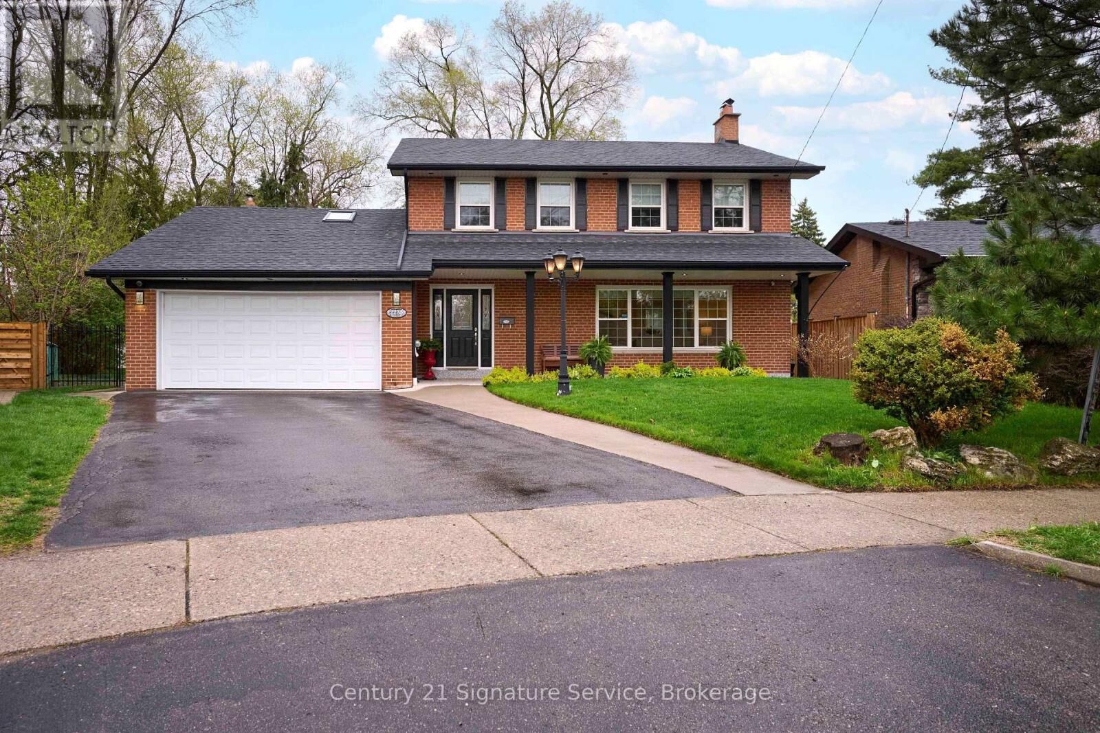 Property Photo:  2235 Denise Road  ON L4X 1J2 