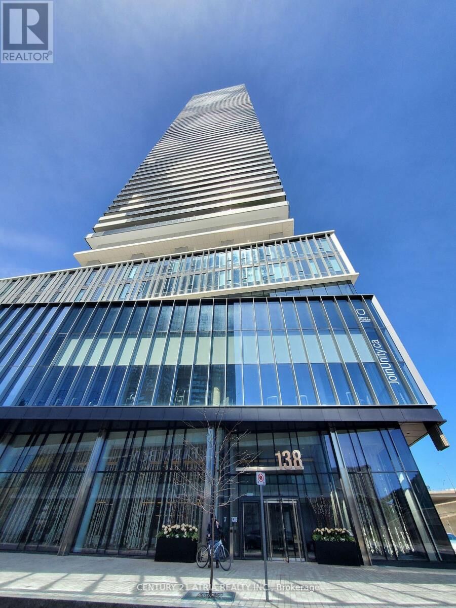 Property Photo:  138 Downes Street 2112  ON M5E 0E4 